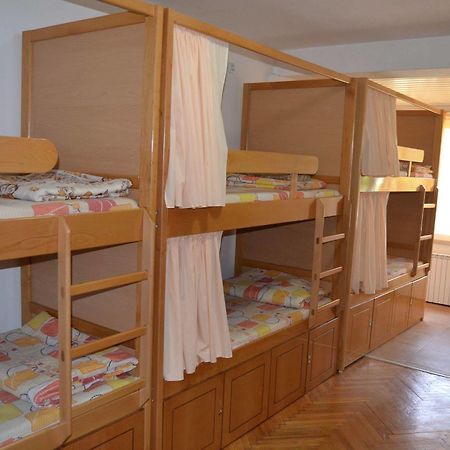 Hostel Valentin 2 Skopje Buitenkant foto