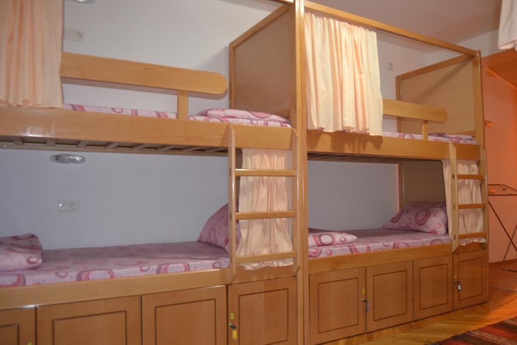 Hostel Valentin 2 Skopje Kamer foto
