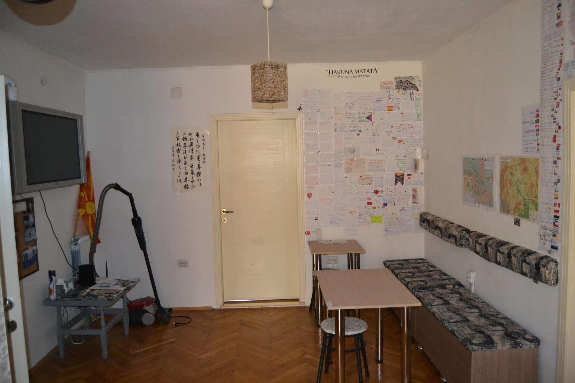 Hostel Valentin 2 Skopje Buitenkant foto