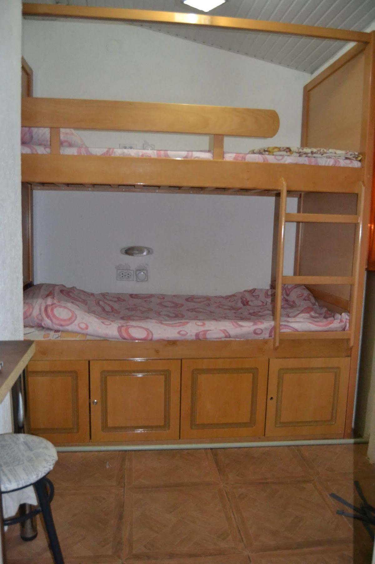 Hostel Valentin 2 Skopje Buitenkant foto